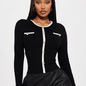 **NEW WITH TAG** Fashion Nova Black and White Button-Up Top